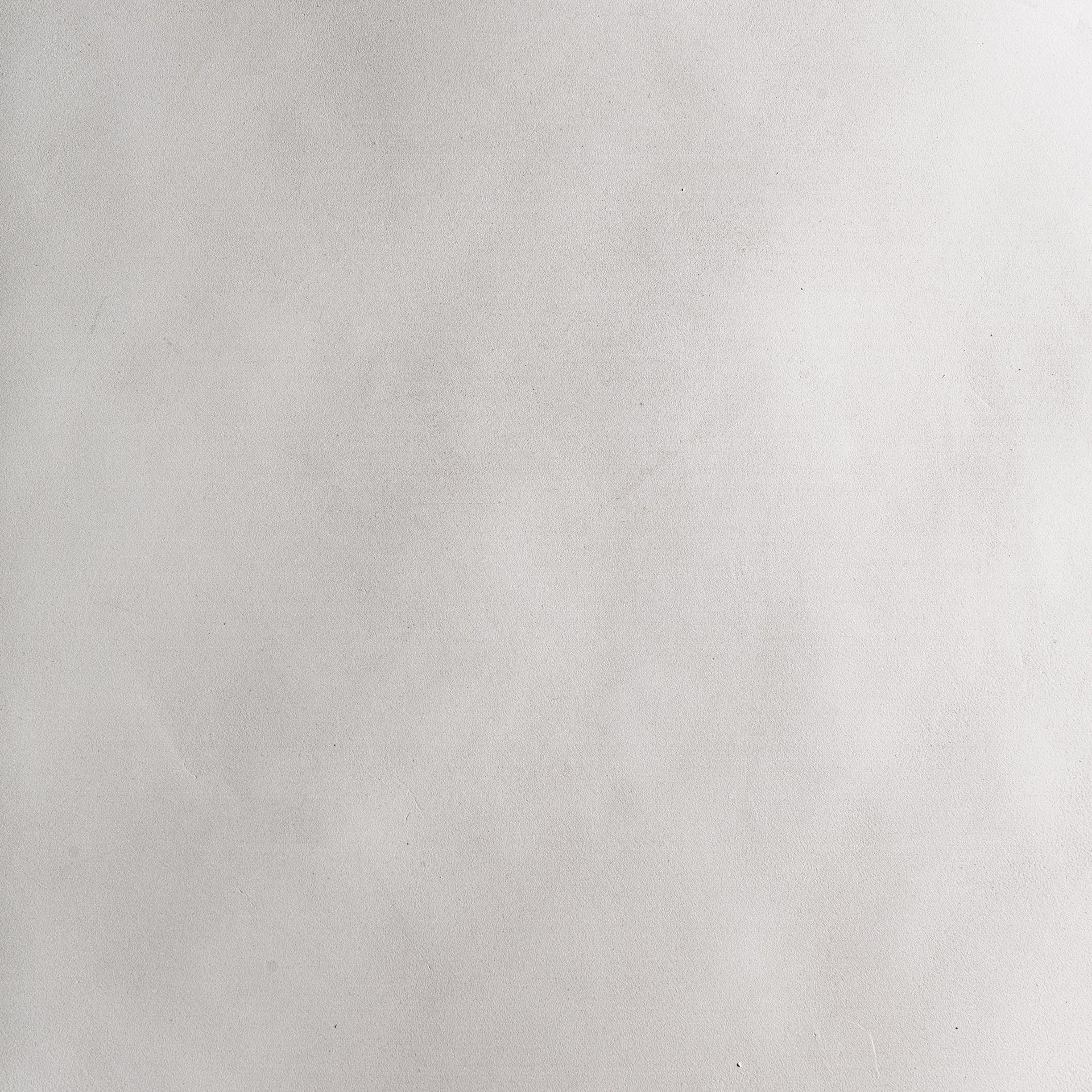 Table basse cubique ciment blanc cassé | VICAL Naima | REMO-HOME, mobilier design et décoration d'intérieur