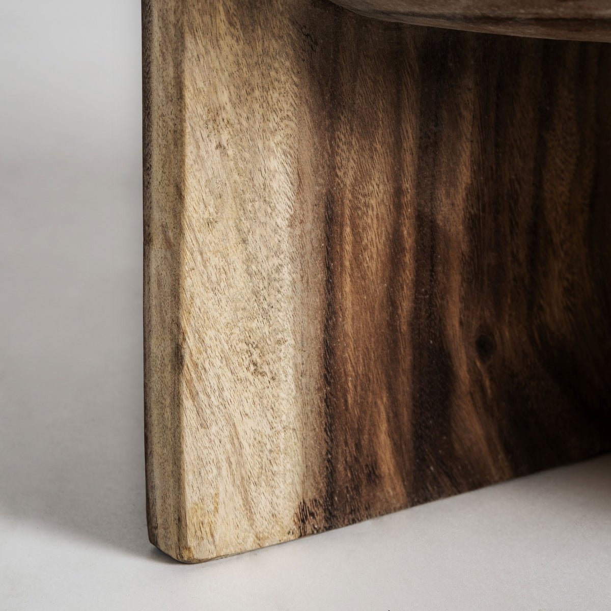 Table basse en bois de suar | VICAL Doucen | REMO-HOME, mobilier design et décoration d'intérieur