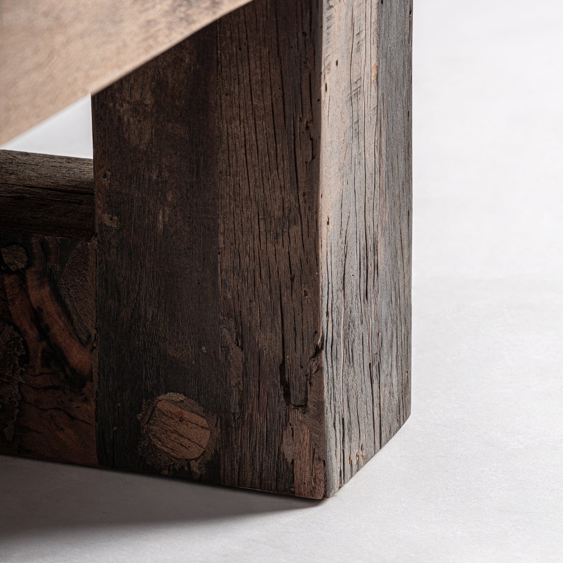 Table basse en bois récupéré marron | VICAL Losse | REMO-HOME, mobilier design et décoration d'intérieur