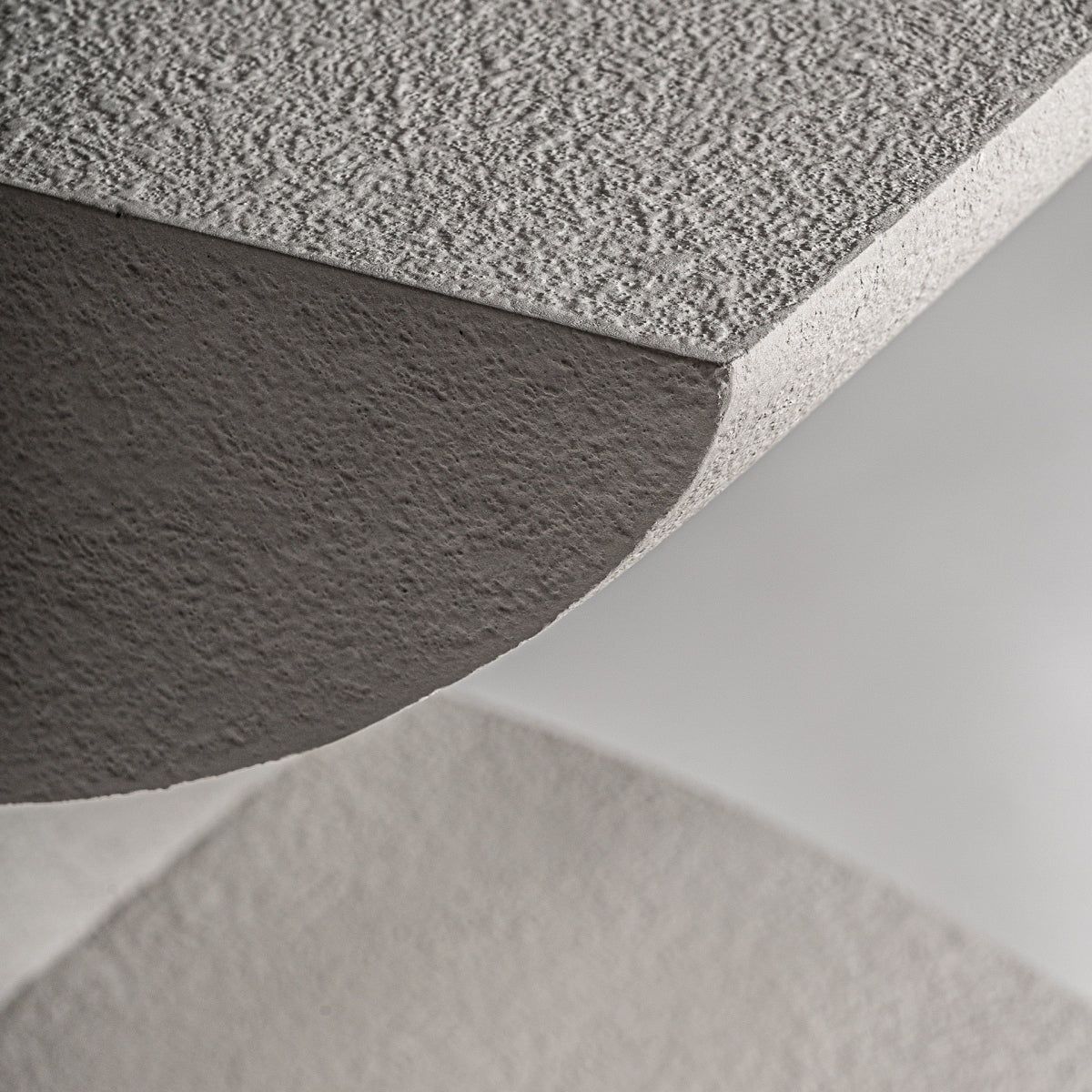 Table basse en ciment blanc cassé | Vical Trim | REMO-HOME, mobilier et décoration d'intérieur