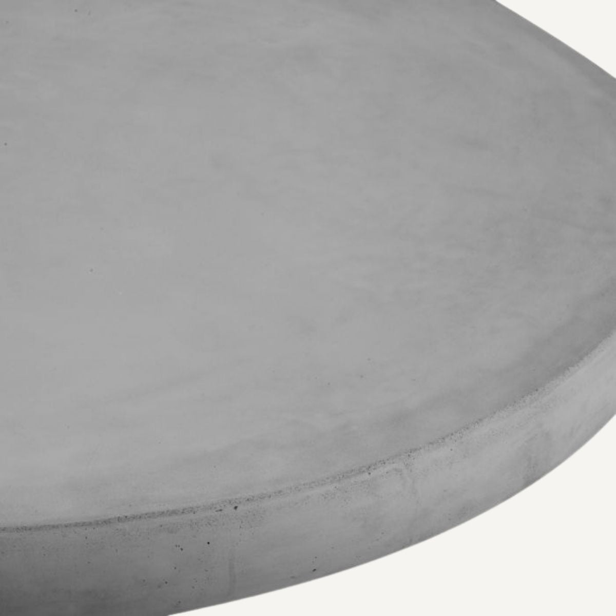 Table basse extérieur en béton gris | Eichholtz Cleon | REMO-HOME, mobilier et décoration d'intérieur