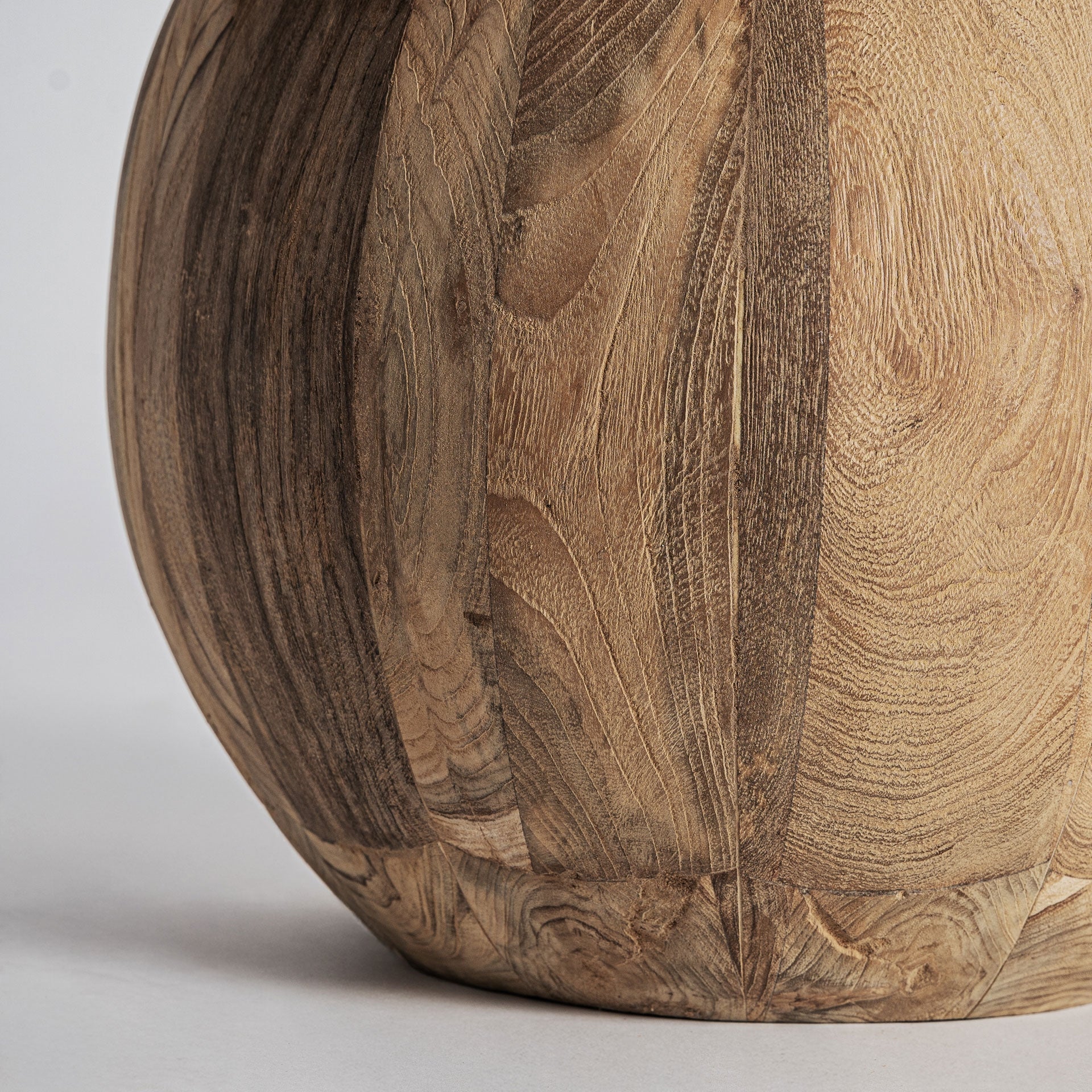 Table basse ronde en teck recyclé | VICAL Erloy | REMO-HOME, mobilier design et décoration d'intérieur