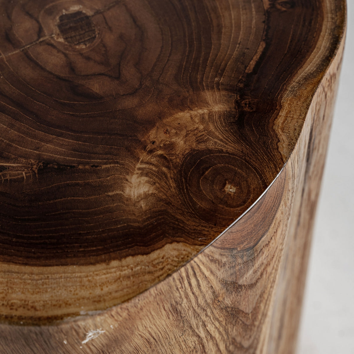 Table d'appoint en bois de suar | VICAL Bouira | REMO-HOME, mobilier design et décoration d'intérieur