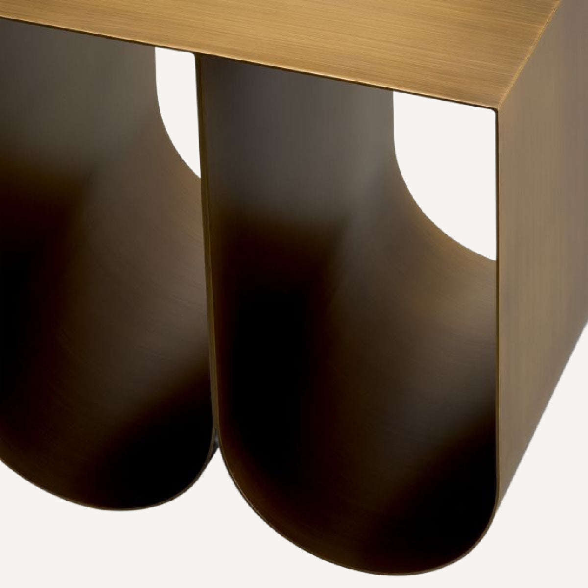 Table d'appoint en laiton brossé | Eichholtz Rafaello | REMO-HOME, mobilier et décoration d'intérieur