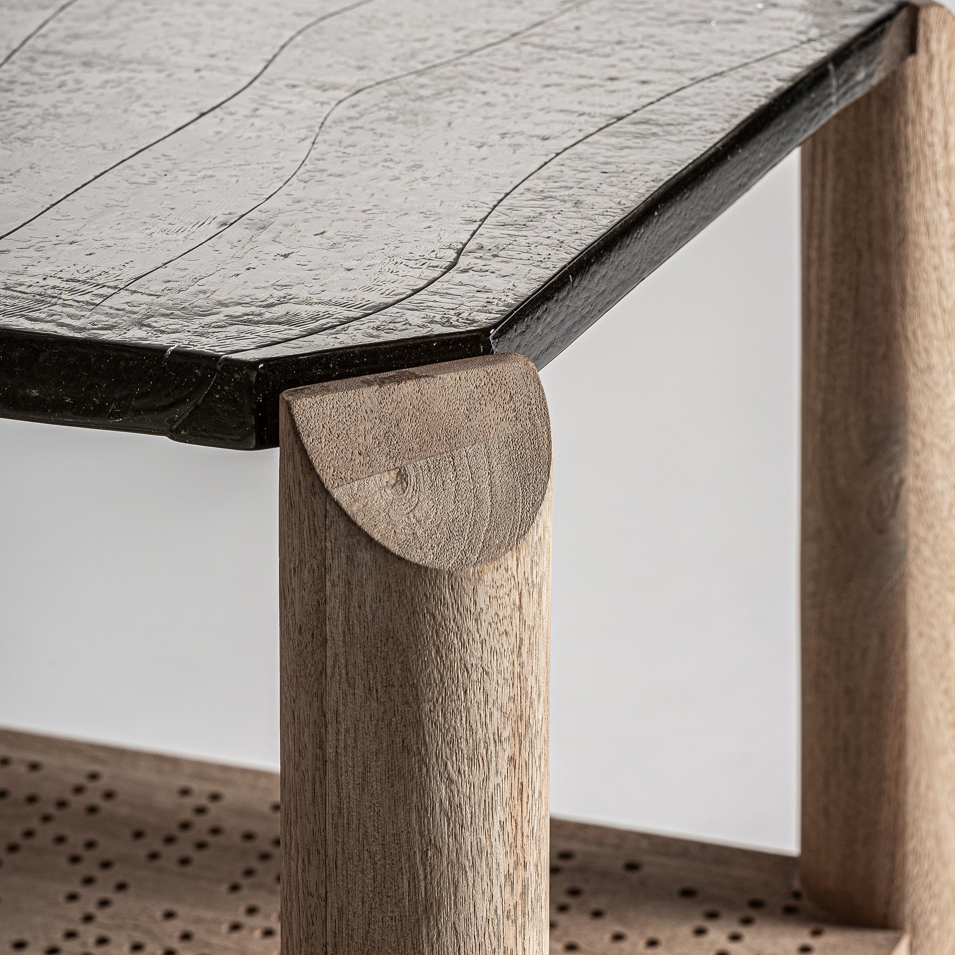 Table d'appoint en manguier/verre | VICAL Jacquard | REMO-HOME, mobilier design et décoration d'intérieur