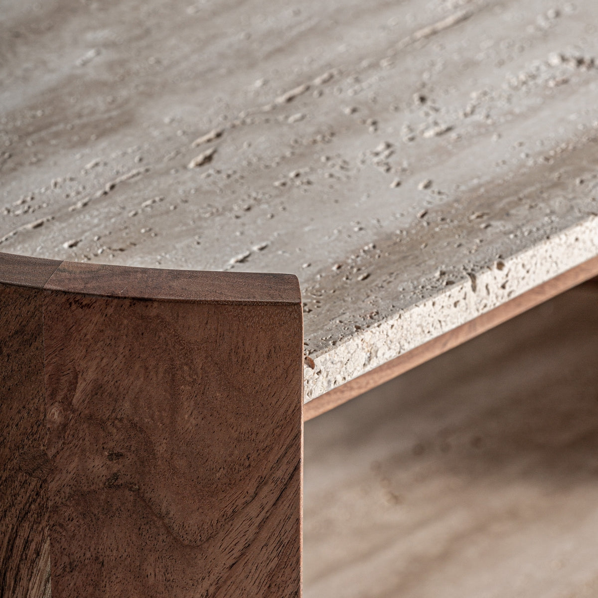 Table d'appoint en travertin beige | VICAL Tivoli | REMO-HOME, mobilier design et décoration d'intérieur