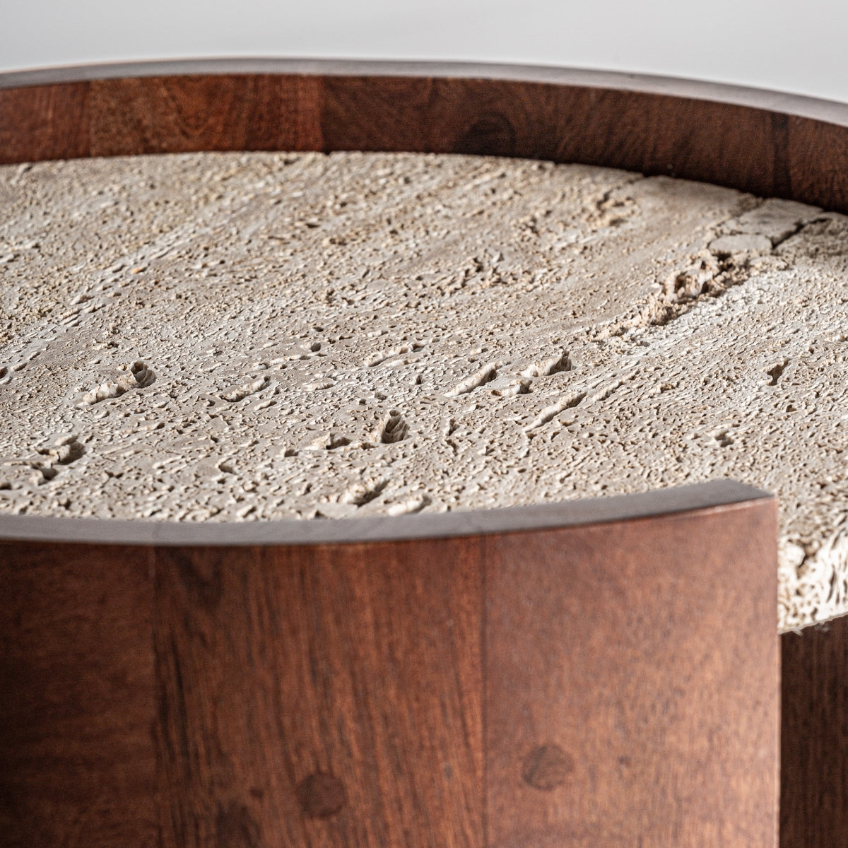 Table d'appoint en travertin beige | VICAL Tivoli | REMO-HOME, mobilier design et décoration d'intérieur