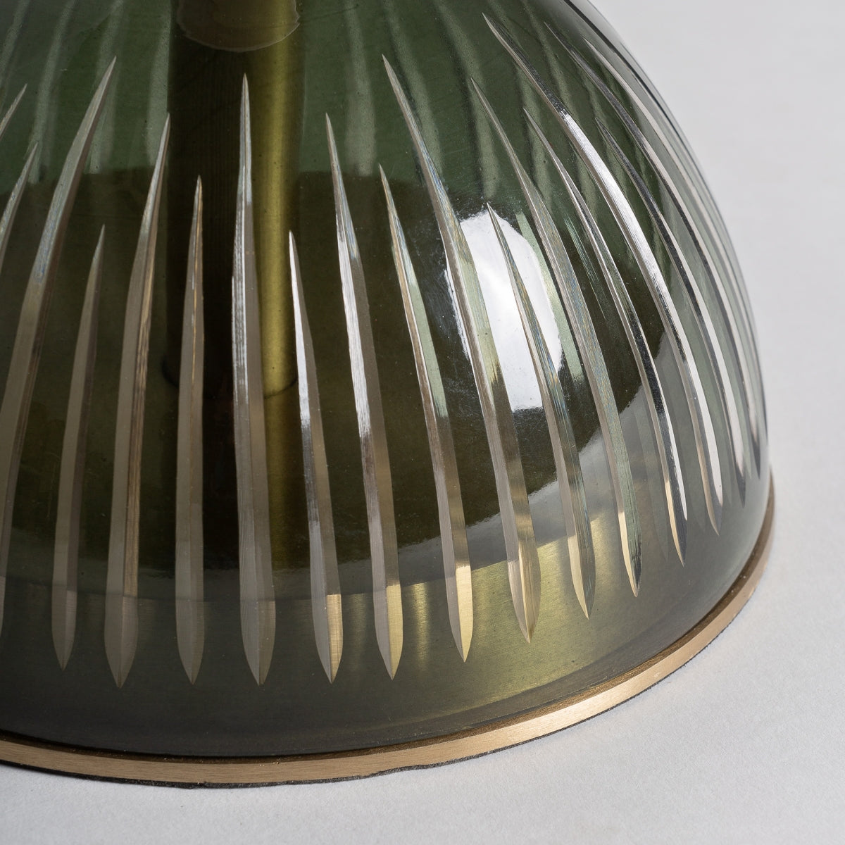 Table d'appoint en verre soufflé vert | VICAL Murano | REMO-HOME, mobilier design et décoration d'intérieur