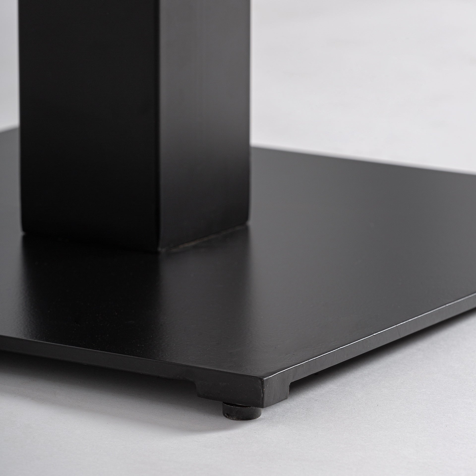 Table de bar en mango & fer | VICAL Stow | REMO-HOME, mobilier design et décoration d'intérieur