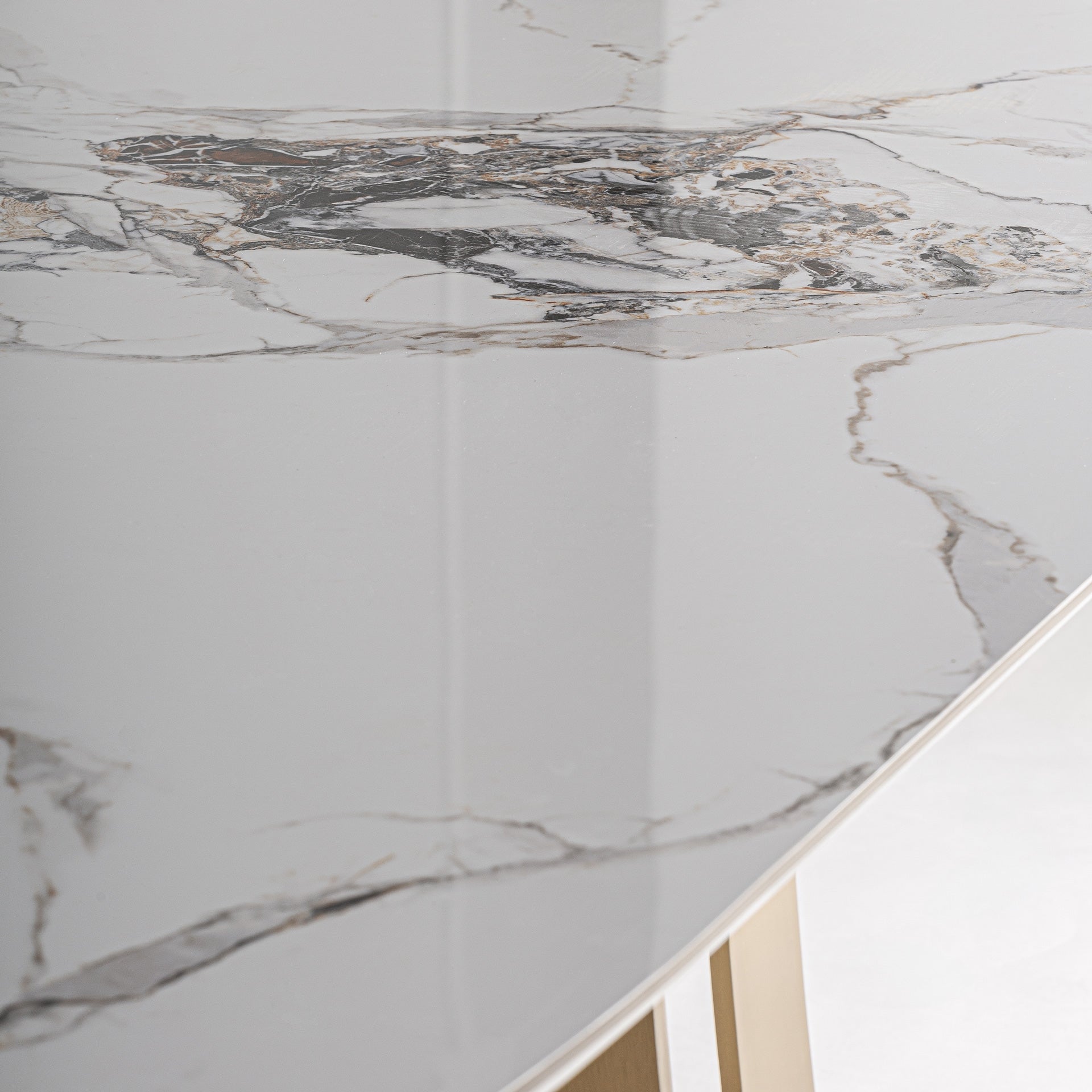 Table salon art déco blanche & dorée | VICAL Jussey | REMO-HOME, mobilier design et décoration d'intérieur