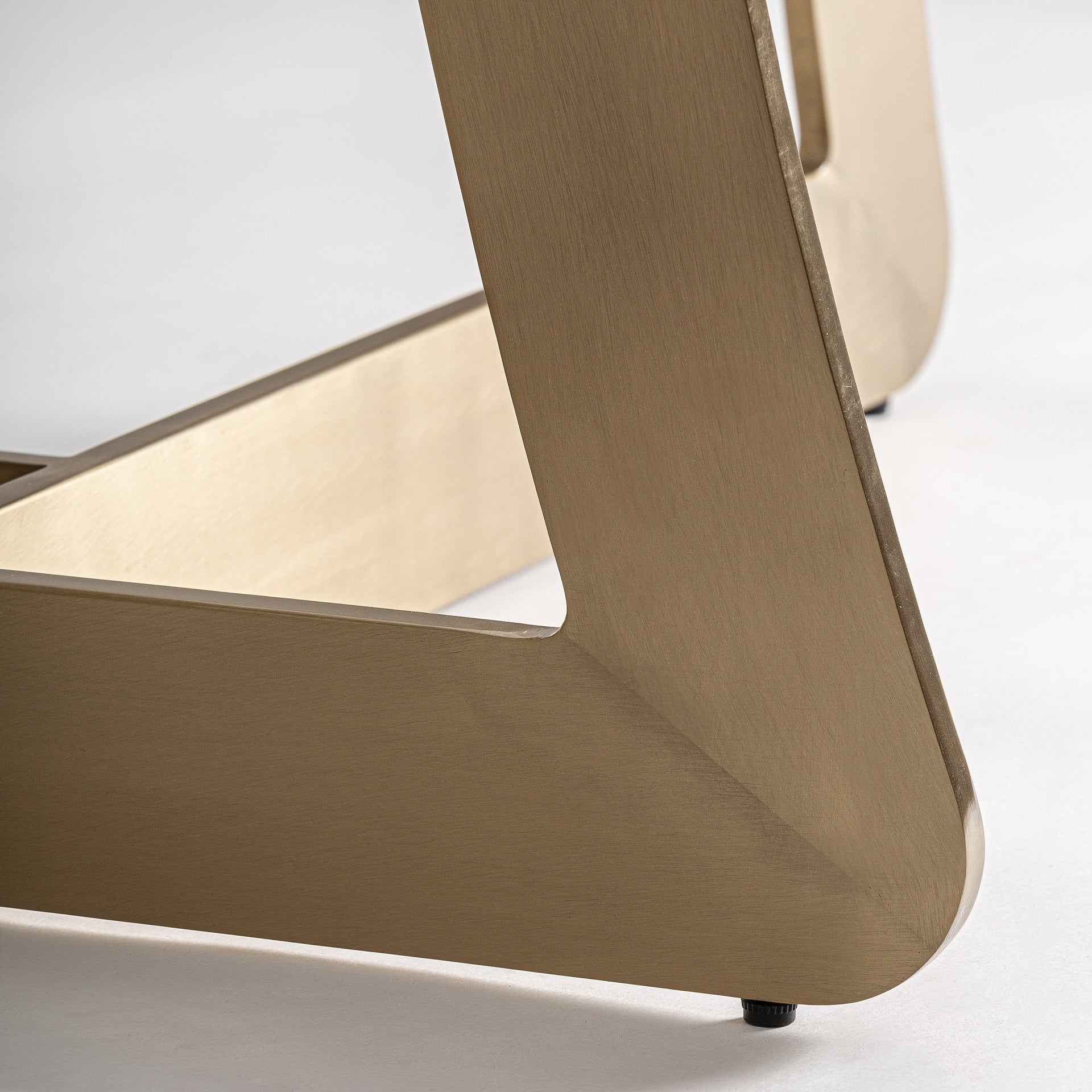 Table salon art déco blanche & dorée | VICAL Jussey | REMO-HOME, mobilier design et décoration d'intérieur