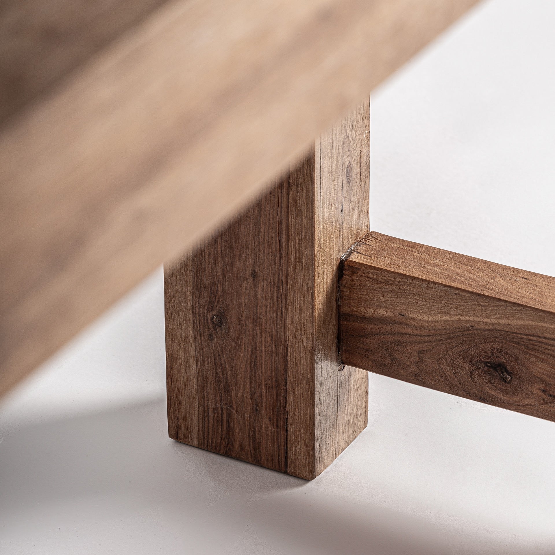 Table salon bois récupéré marron | VICAL Riom | REMO-HOME, mobilier design et décoration d'intérieur