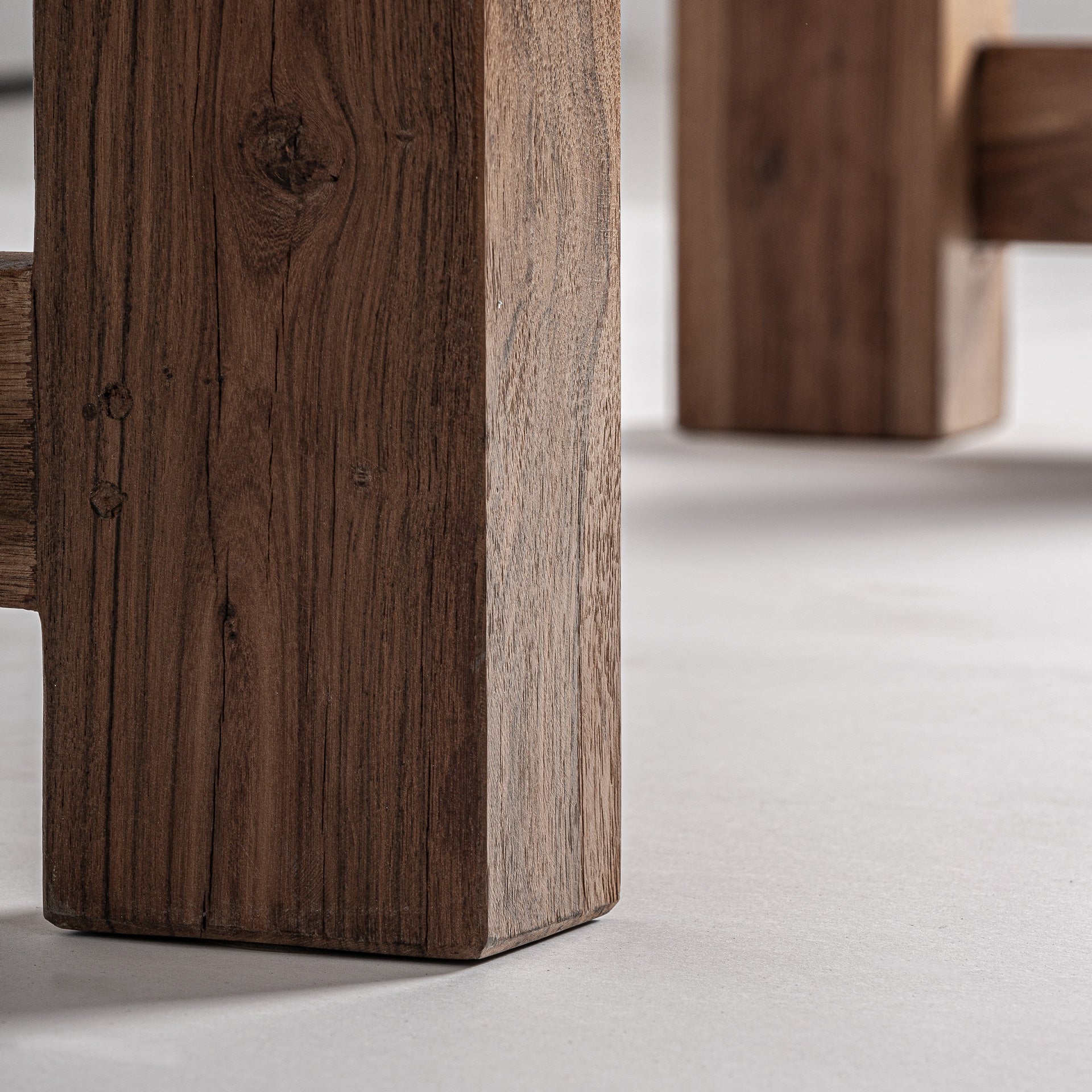 Table salon bois récupéré marron | VICAL Riom | REMO-HOME, mobilier design et décoration d'intérieur