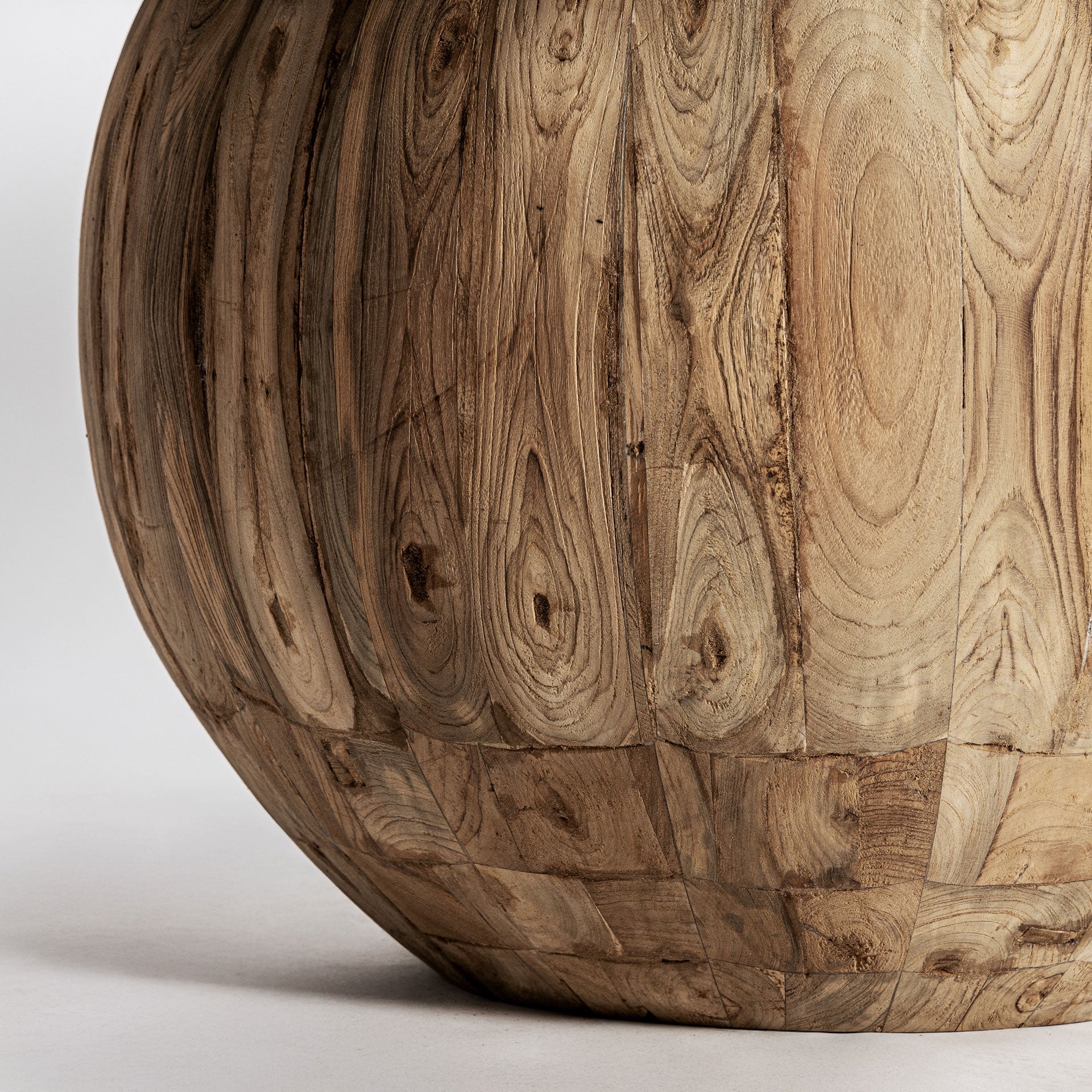 Table salon en teck recyclé sphérique | VICAL Erloy | REMO-HOME, mobilier design et décoration d'intérieur