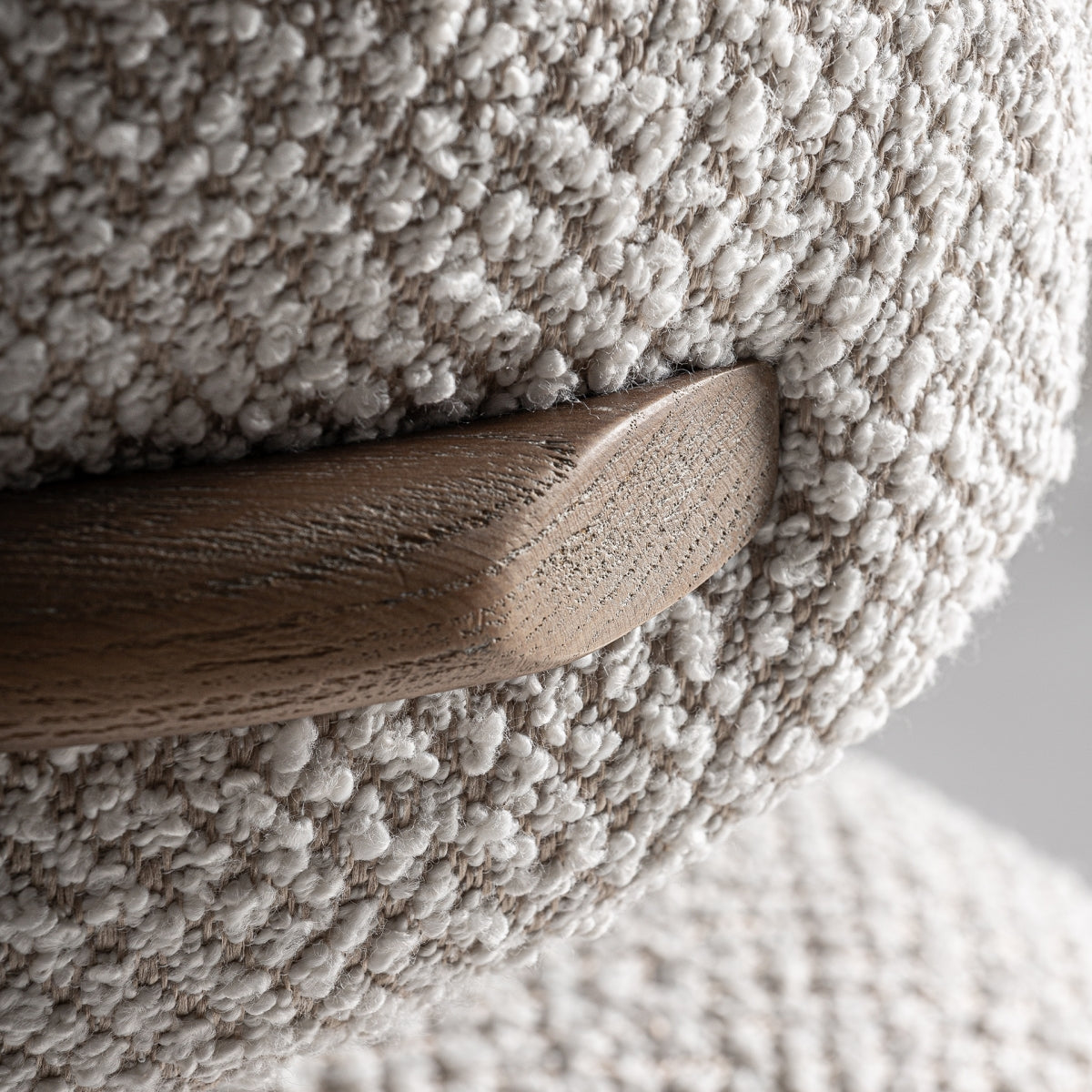 Tabouret de bar en tissu beige | Vical Gerb | REMO-HOME, mobilier design et décoration d'intérieur