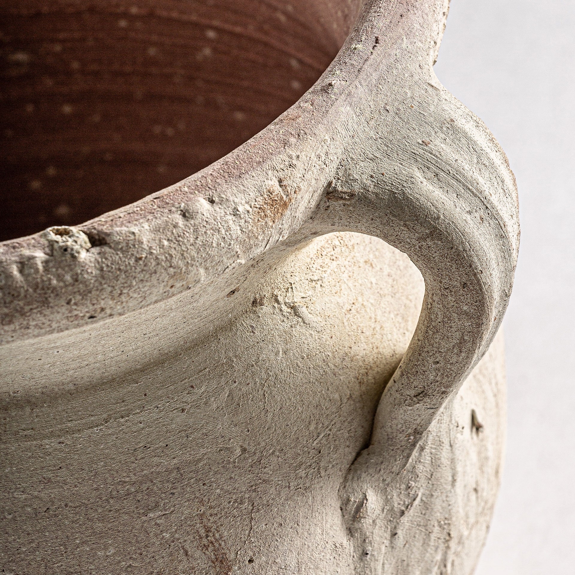 Vase argile crème vieilli artisanal 29 cm | VICAL Kansara | REMO-HOME, mobilier design et décoration d'intérieur