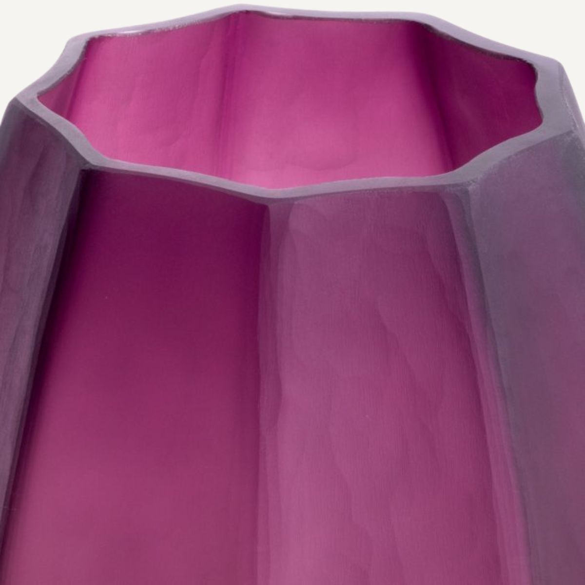 Vase en verre soufflé violet | Eichholtz Tiara S | REMO-HOME, mobilier et décoration d'intérieur