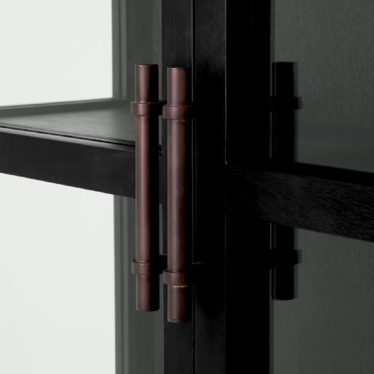 Vitrine en bois noir | Eichholtz San Bernardino | REMO-HOME, mobilier et décoration d'intérieur