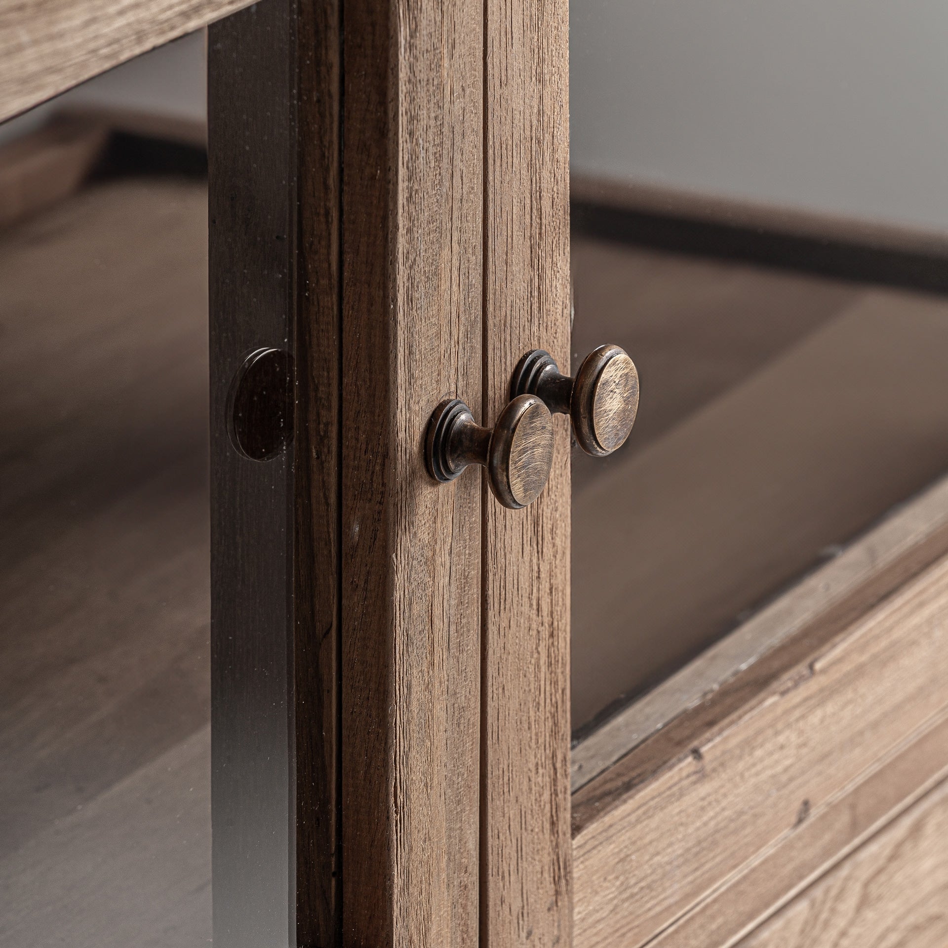 Vitrine haute bois récupéré | VICAL Helmond | REMO-HOME, mobilier design et décoration d'intérieur