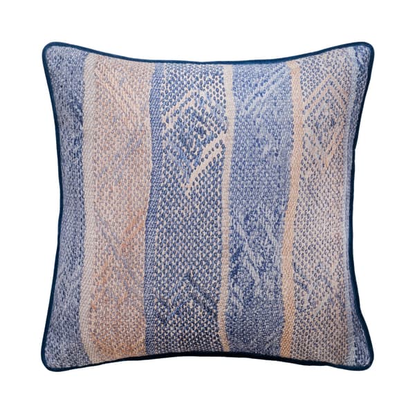 Coussin décoratif Isthmus Denim Plumes durables | Andrew Martin - vue principale | REMO-HOME