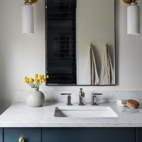 Applique murale Katie Cylinder Brass Finition antique | Andrew Martin - vue de détail | REMO-HOME