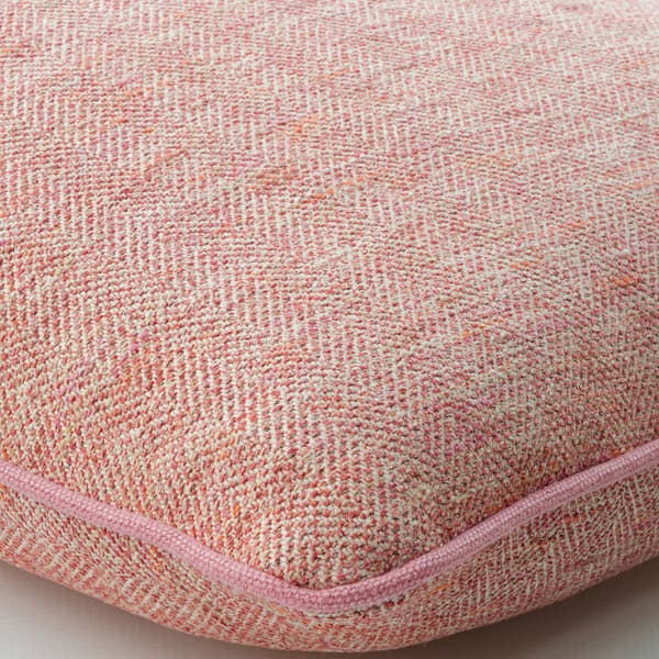 Coussin décoratif Delphini Dolce Plumes durables | Andrew Martin - vue de détail | REMO-HOME