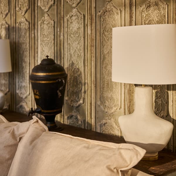 Lampe de table Armato White | Andrew Martin - vue de détail | REMO-HOME