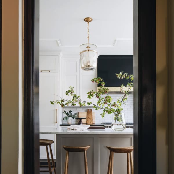 Plafonnier Lorford Gilded Iron | Andrew Martin - vue de détail | REMO-HOME