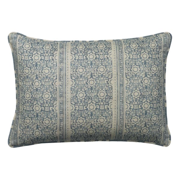 Coussin décoratif Mayfly Denim Plumes durables | Andrew Martin - vue principale | REMO-HOME