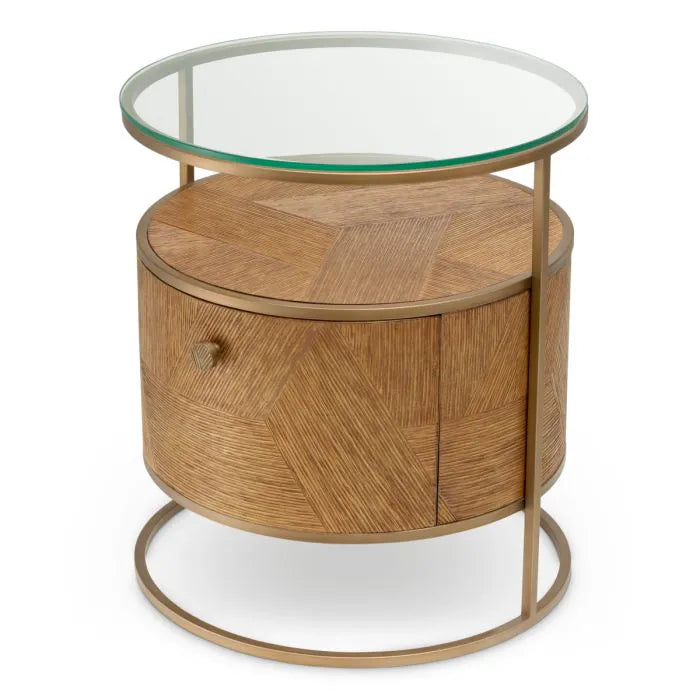 Table de chevet en chêne sculpté, laiton et verre | Eichholtz Velutto