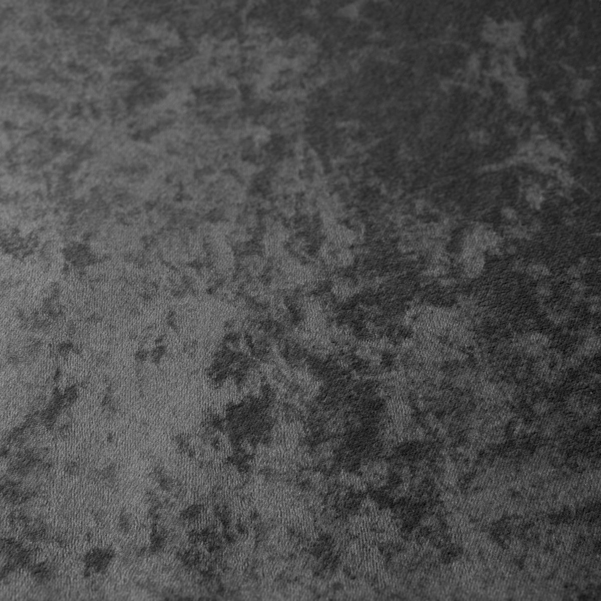Chaise de salle à manger en velours gris foncé Savona | Eichholtz Kinley - vue d'ambiance | REMO-HOME