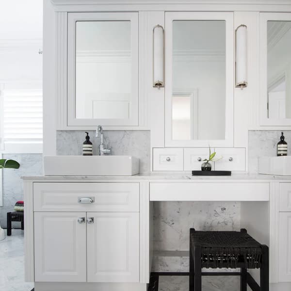 Applique murale Calliope Tall Nickel Polished Nickel/White Glass | ... - vue de détail | REMO-HOME