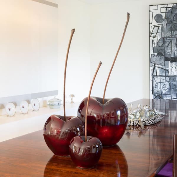 Sculpture décorative Cherry - Glazed Bordeaux () | Andrew Martin - vue de détail | REMO-HOME