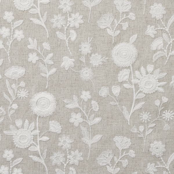 Tissu d'ameublement Fable Ivory | Andrew Martin - vue de détail | REMO-HOME