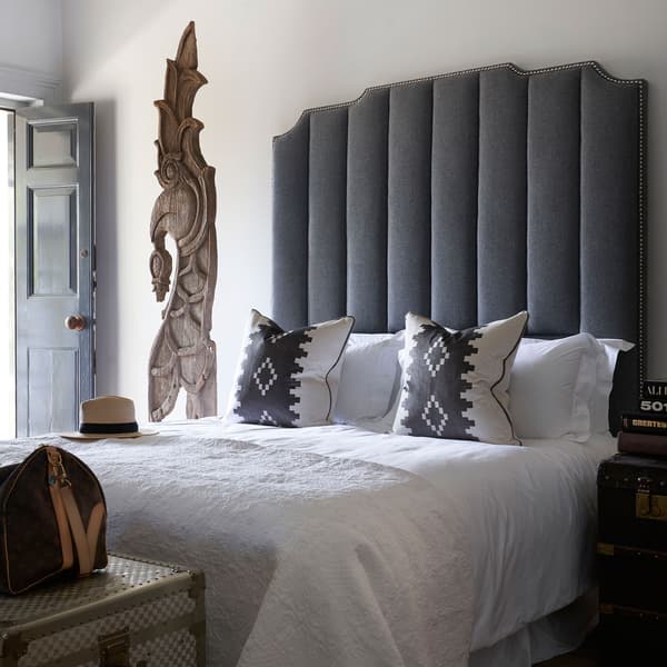 Tissu d'ameublement Wessex Charcoal Cigarette and Match | Andrew Ma... - vue de détail | REMO-HOME