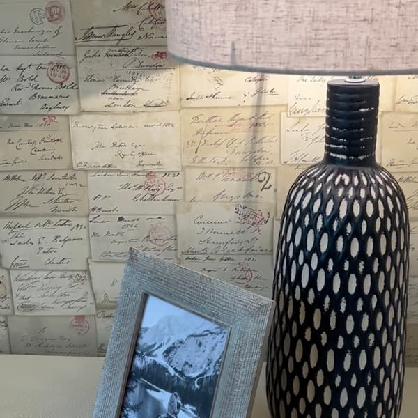 Papier peint Love Letter Parchment | Andrew Martin - vue de détail | REMO-HOME