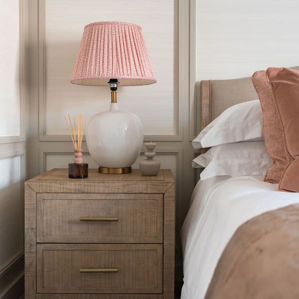 Table d'appoint Raffles 2 Drawer Natural | Andrew Martin - vue de détail | REMO-HOME