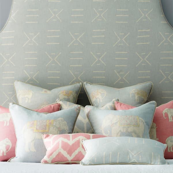 Tissu d'ameublement Togo Pink | Andrew Martin - vue de détail | REMO-HOME