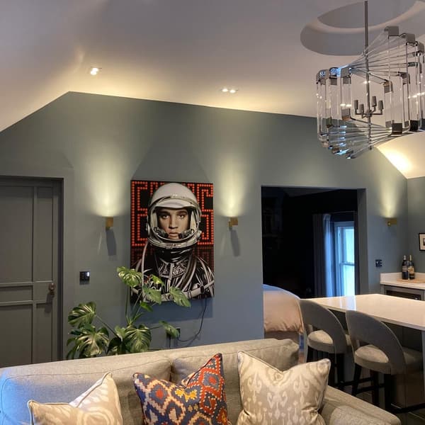 Sculpture néon Neon - Elvis Black 109X150 | Andrew Martin - vue de détail | REMO-HOME