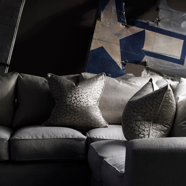 Tissu d'ameublement Kenzo Cloud | Andrew Martin - vue de détail | REMO-HOME