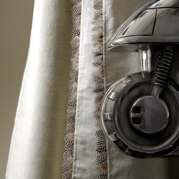 Tissu d'ameublement Vibe Silver | Andrew Martin - vue de détail | REMO-HOME