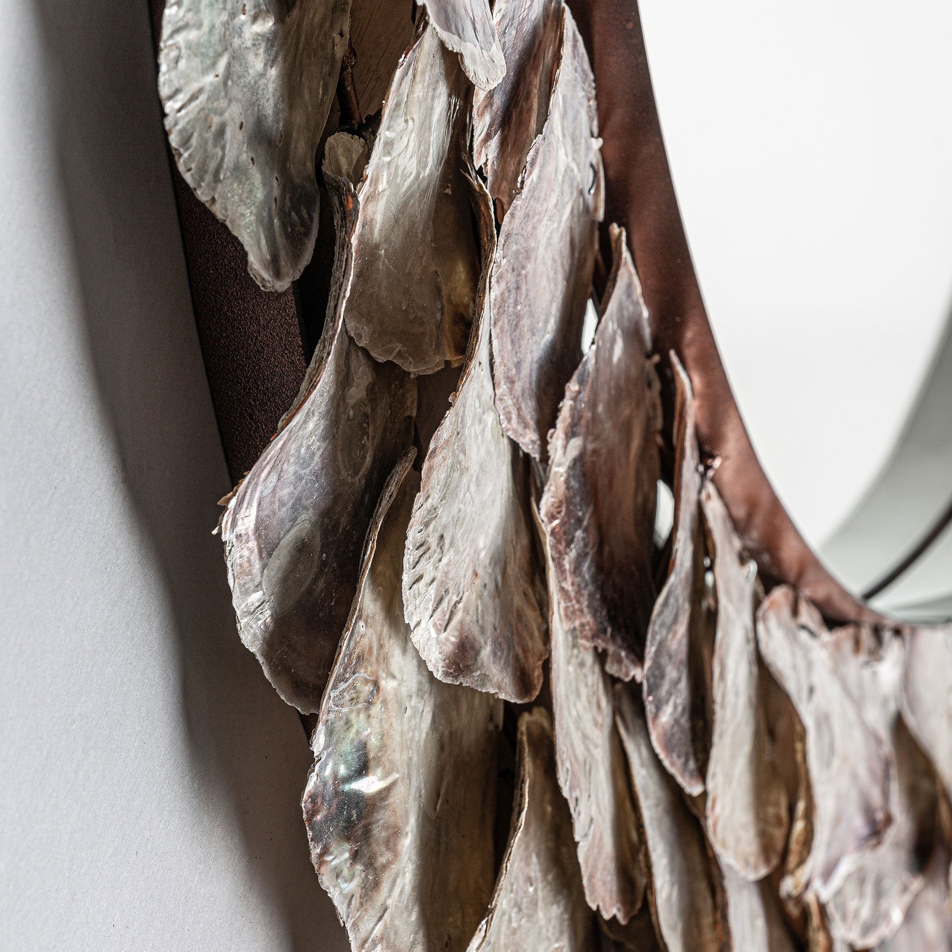 Miroir mural rond coquille d'huître ivoire | VICAL Inga