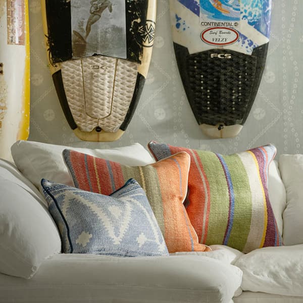 Coussin décoratif Elbrus Multi Plumes durables | Andrew Martin - vue de détail | REMO-HOME