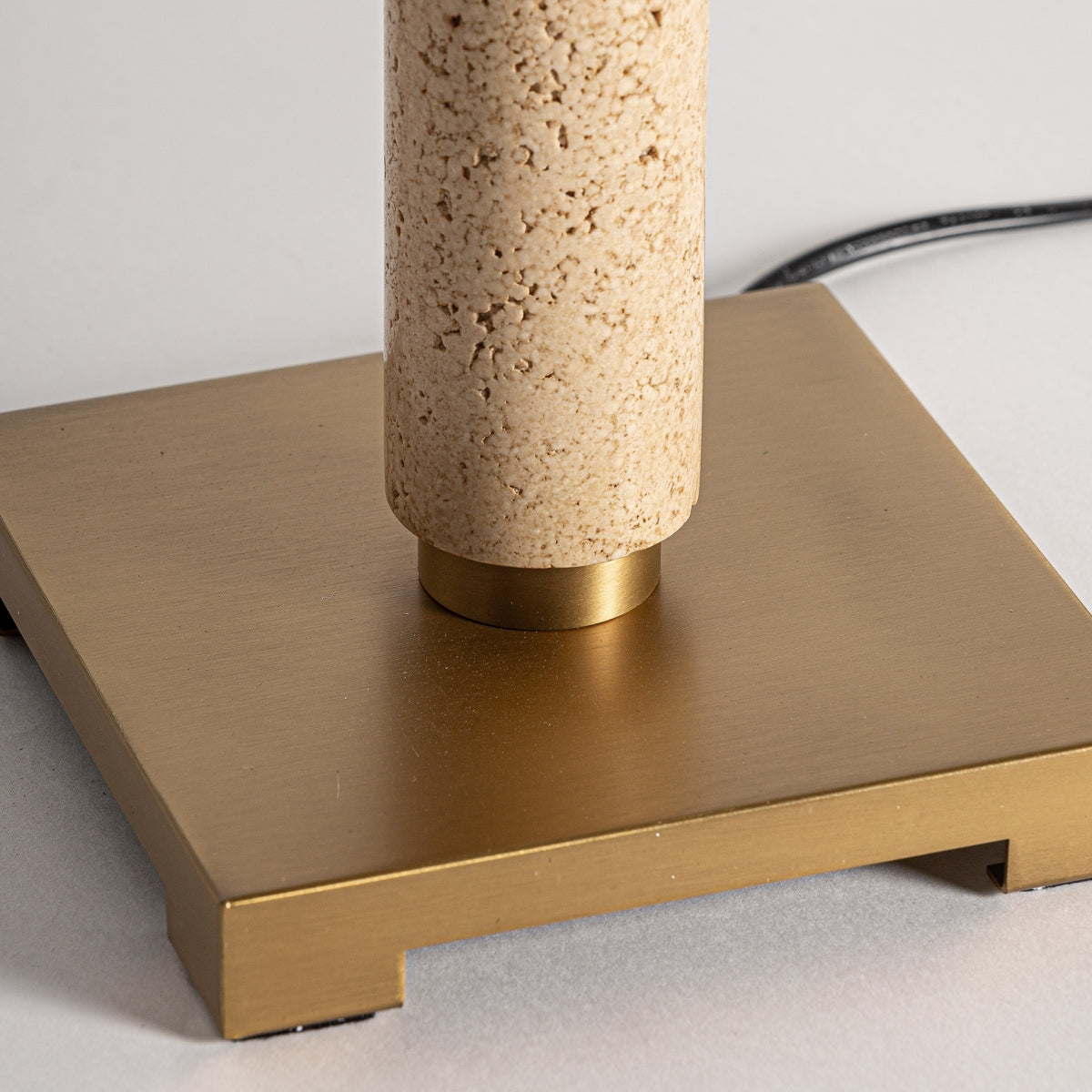 Lampe de table en marbre beige | Vical Concept | REMO, mobilier et décoration d'intérieur