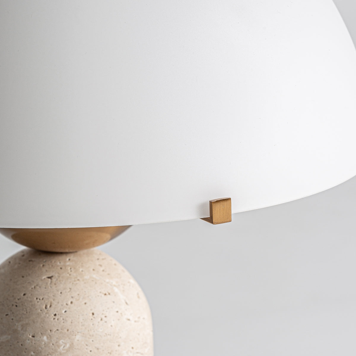 Lampe de table en marbre | Vical Dome | REMO, mobilier et décoration d'intérieur