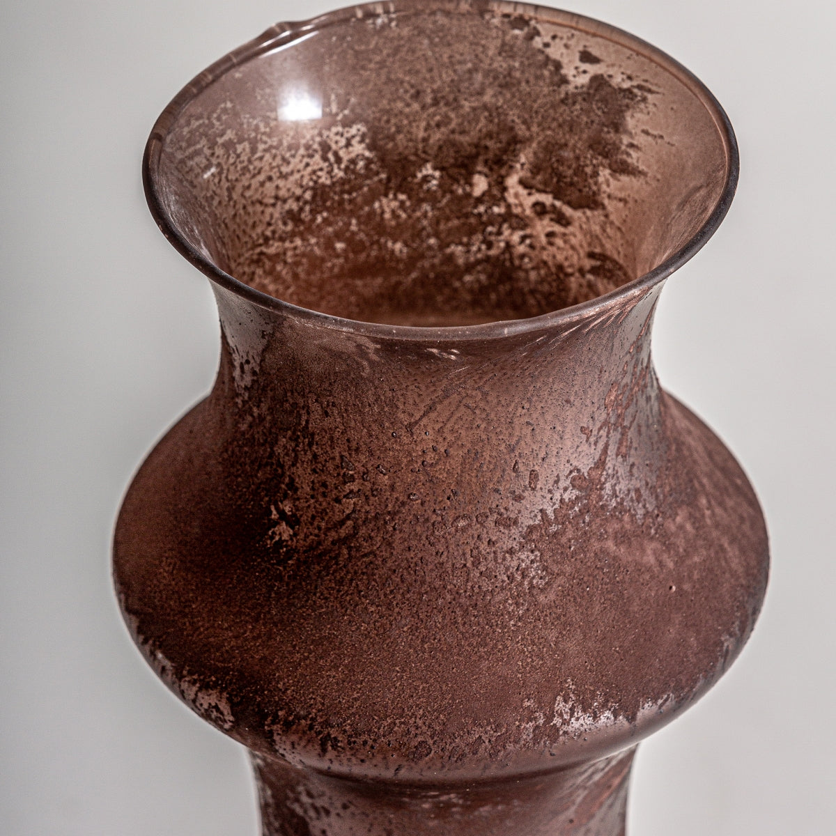 Vase en verre marron | Vical Gieler | REMO, mobilier et décoration d'intérieur