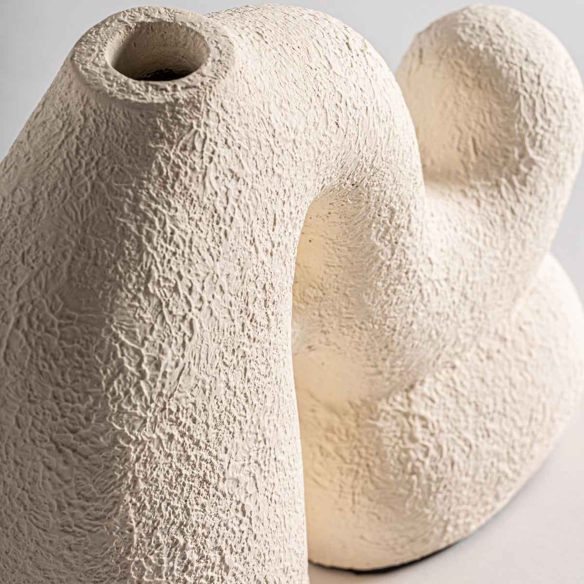 Vase en terre cuite blanc cassé | VICAL Turiff | REMO, mobilier et décoration d'intérieur