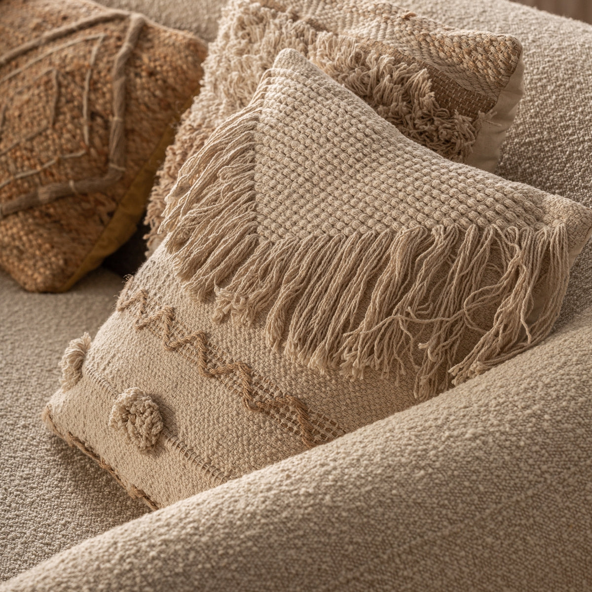 Coussin carré en jute blanc brodé | Vical Yaira | REMO, mobilier et décoration d'intérieur