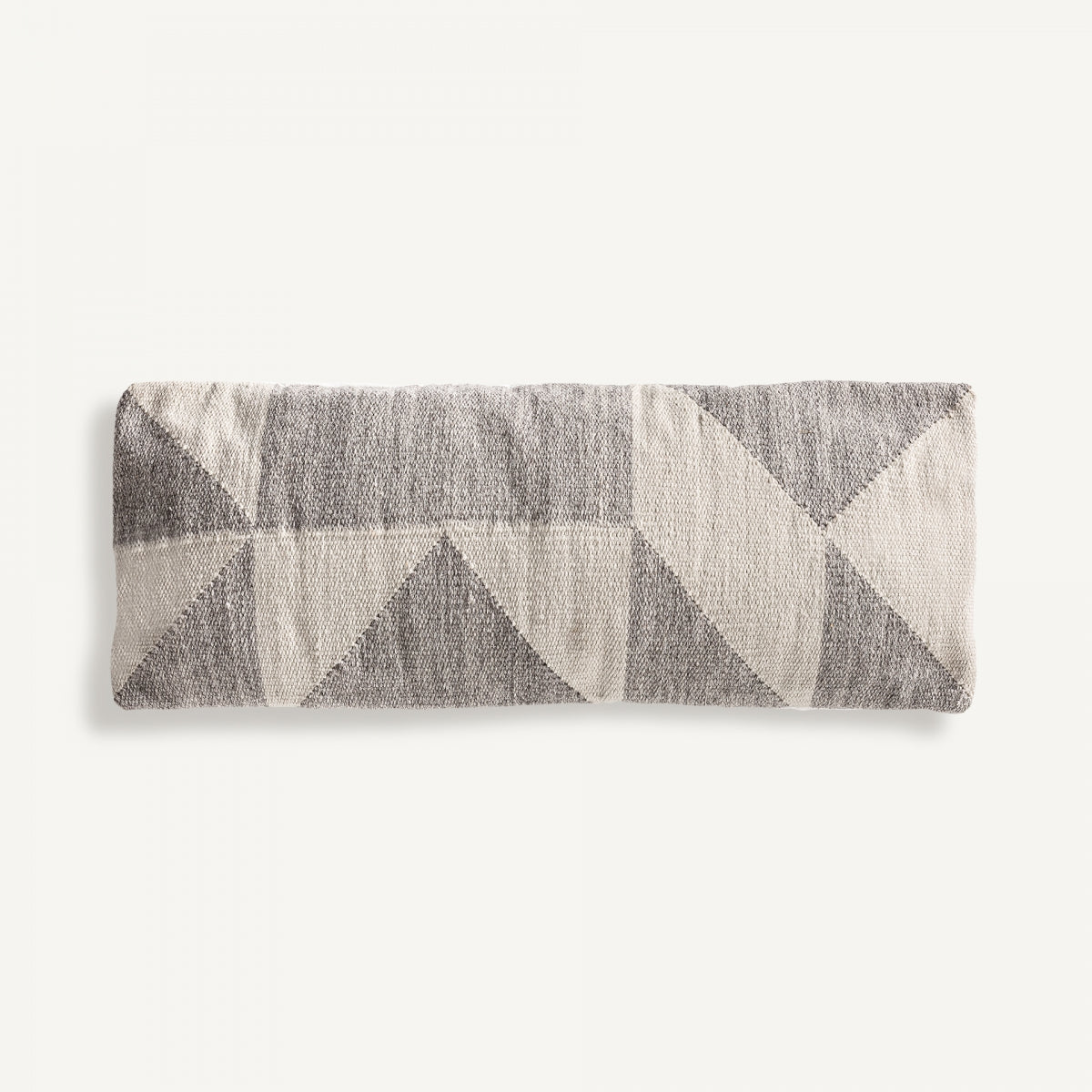 Coussin d'extérieur en tissu recyclé gris | Vical Aldair | REMO, mobilier et décoration d'extérieur