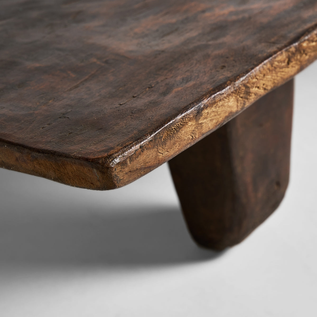 Table basse en teck brun vieilli | VICAL Erara | REMO, mobilier et décoration d'intérieur